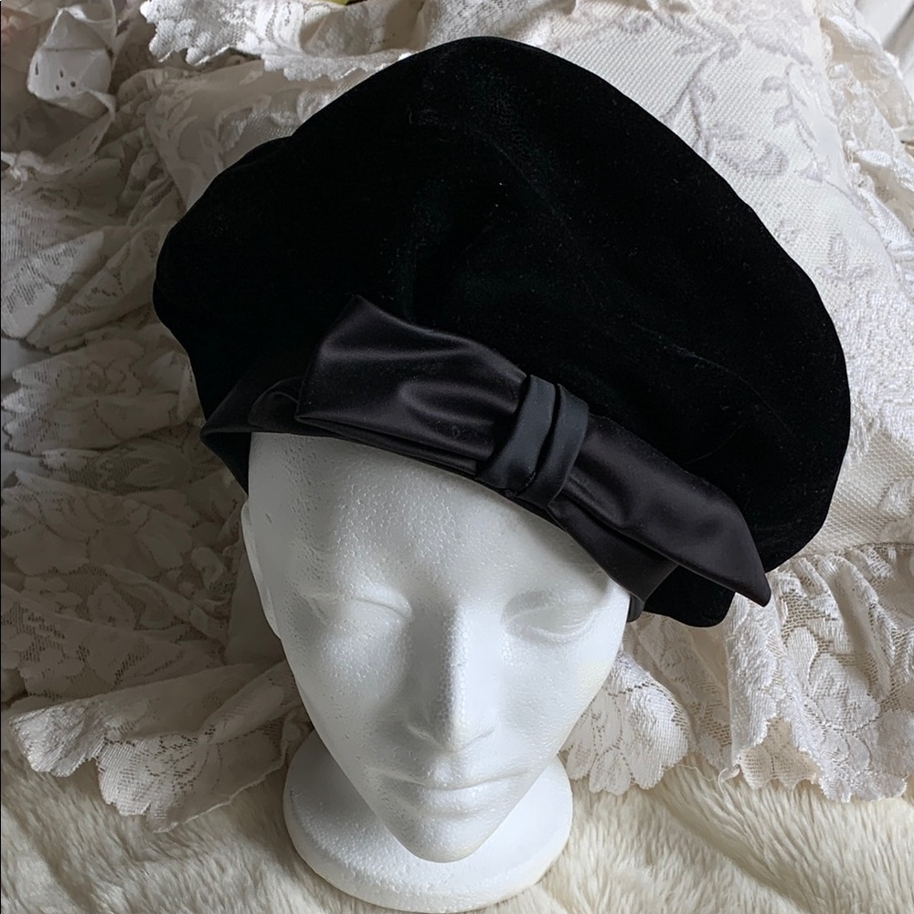Vintage black velvet beret with bow simpsons sears
